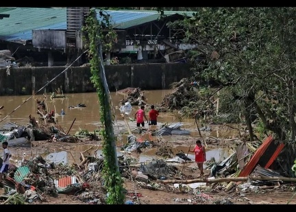 Typhoon Tino - Talisay City - Mananga River (34)